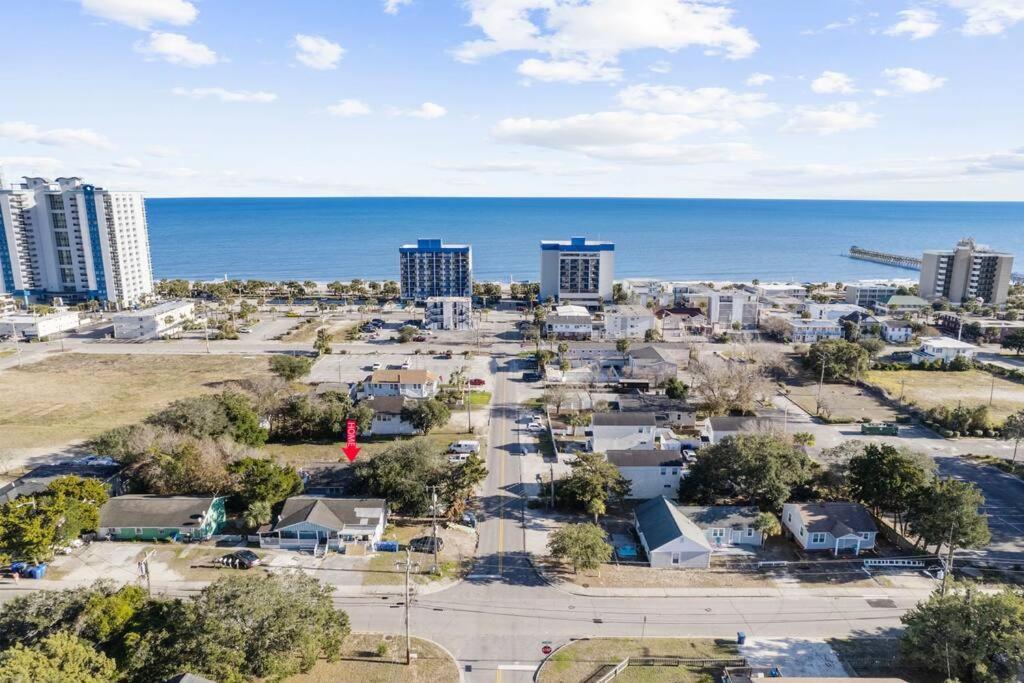 Gorgeous Centrally Located Ocean View 2 King, Huge Private Yard & Deck, Firepit, Bbq, & Game Tables Myrtle Beach Zewnętrze zdjęcie