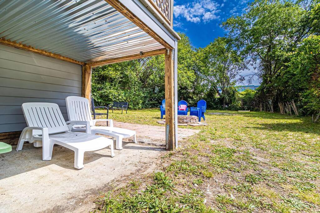 Gorgeous Centrally Located Ocean View 2 King, Huge Private Yard & Deck, Firepit, Bbq, & Game Tables Myrtle Beach Zewnętrze zdjęcie