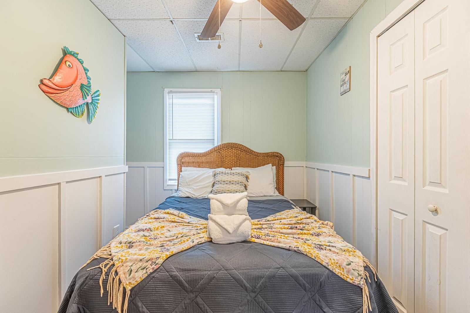 Gorgeous Centrally Located Ocean View 2 King, Huge Private Yard & Deck, Firepit, Bbq, & Game Tables Myrtle Beach Zewnętrze zdjęcie