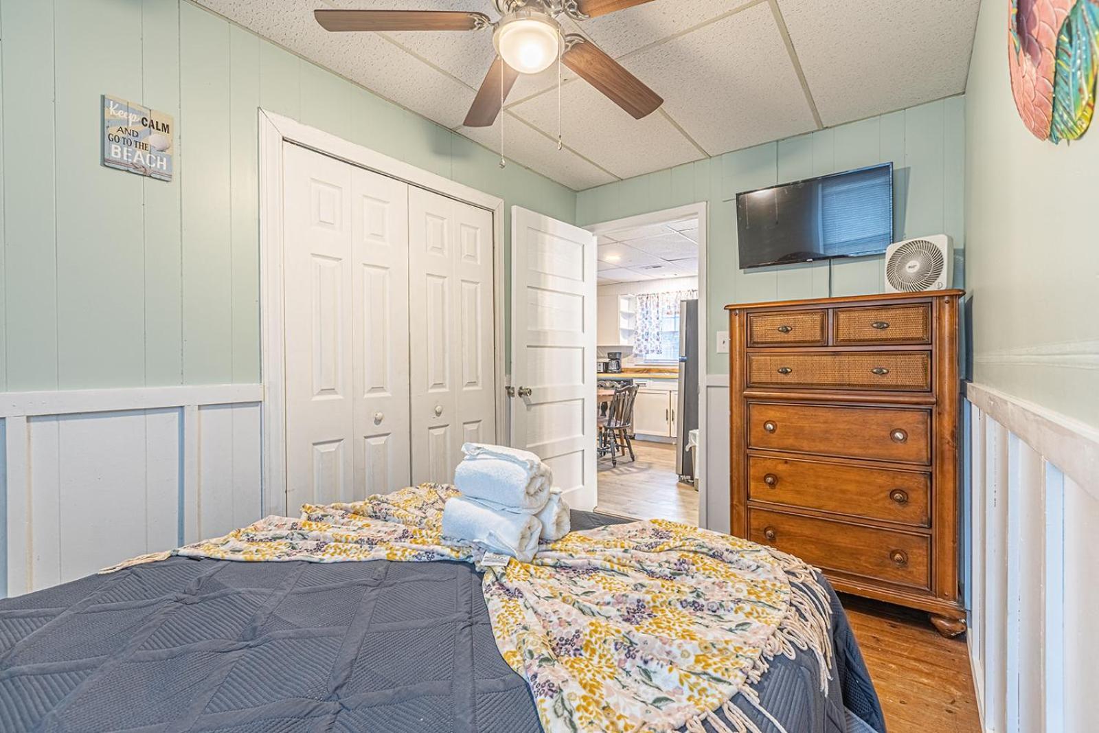 Gorgeous Centrally Located Ocean View 2 King, Huge Private Yard & Deck, Firepit, Bbq, & Game Tables Myrtle Beach Zewnętrze zdjęcie
