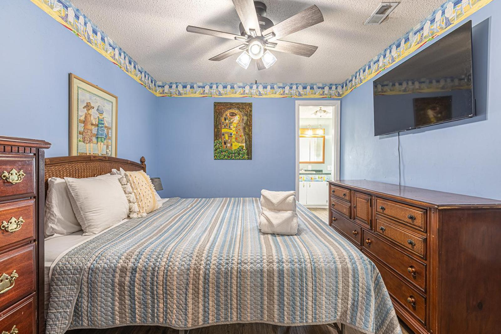 Gorgeous Centrally Located Ocean View 2 King, Huge Private Yard & Deck, Firepit, Bbq, & Game Tables Myrtle Beach Zewnętrze zdjęcie