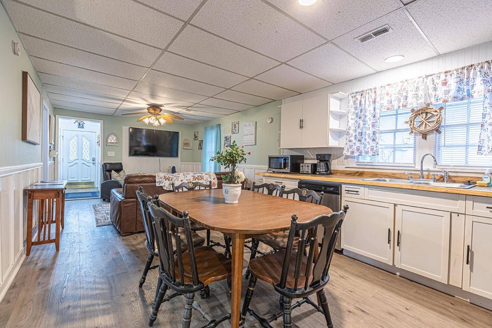 Gorgeous Centrally Located Ocean View 2 King, Huge Private Yard & Deck, Firepit, Bbq, & Game Tables Myrtle Beach Zewnętrze zdjęcie