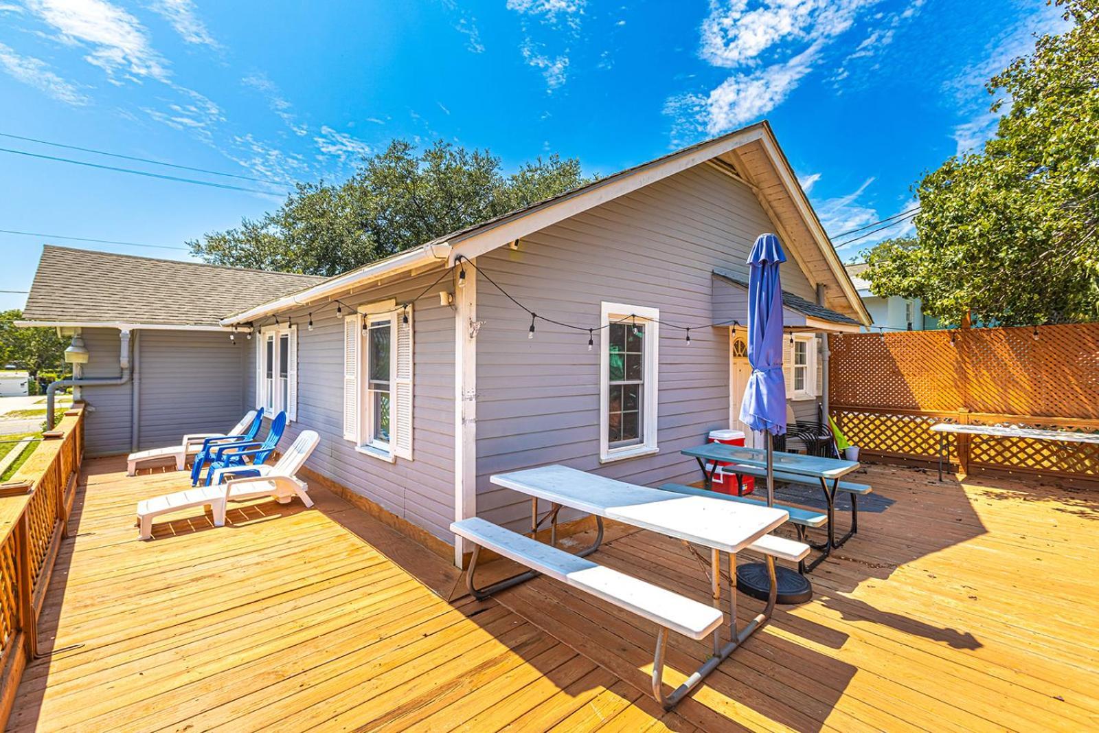 Gorgeous Centrally Located Ocean View 2 King, Huge Private Yard & Deck, Firepit, Bbq, & Game Tables Myrtle Beach Zewnętrze zdjęcie
